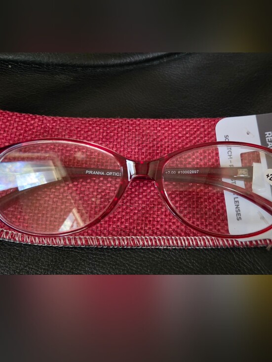 Piranha Accessories - Piranha Optics Women's Red Reading Glasses +2.00 NEW Case Included